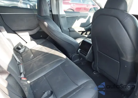 2024 Tesla Model 3 Long Range Dual Motor All-Wheel Drive z USA, uszkodzony, nr VIN 5YJ3E1EB3RF833501